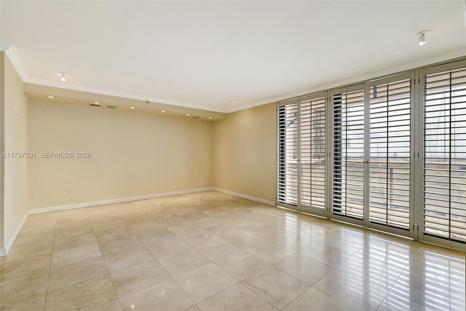 19667 Turnberry Way Unit: 16GR