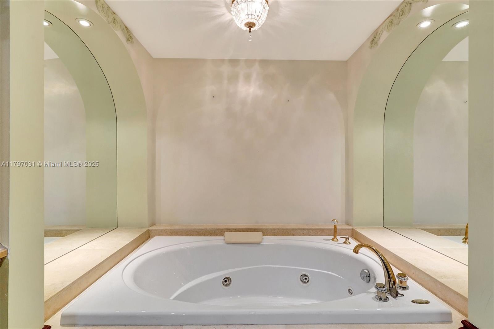 19667 Turnberry Way Unit: 16GR