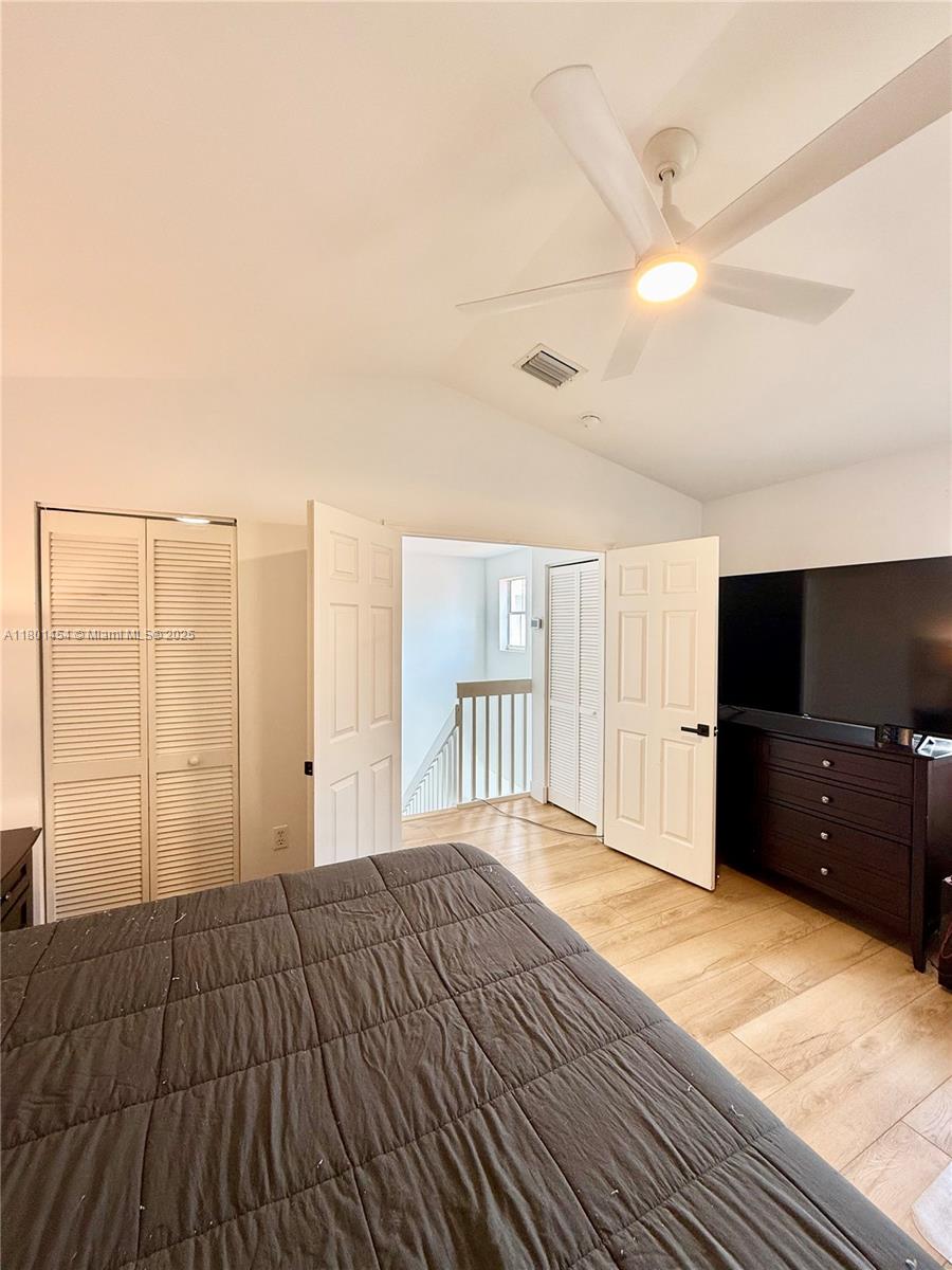 1120 Canella Ln