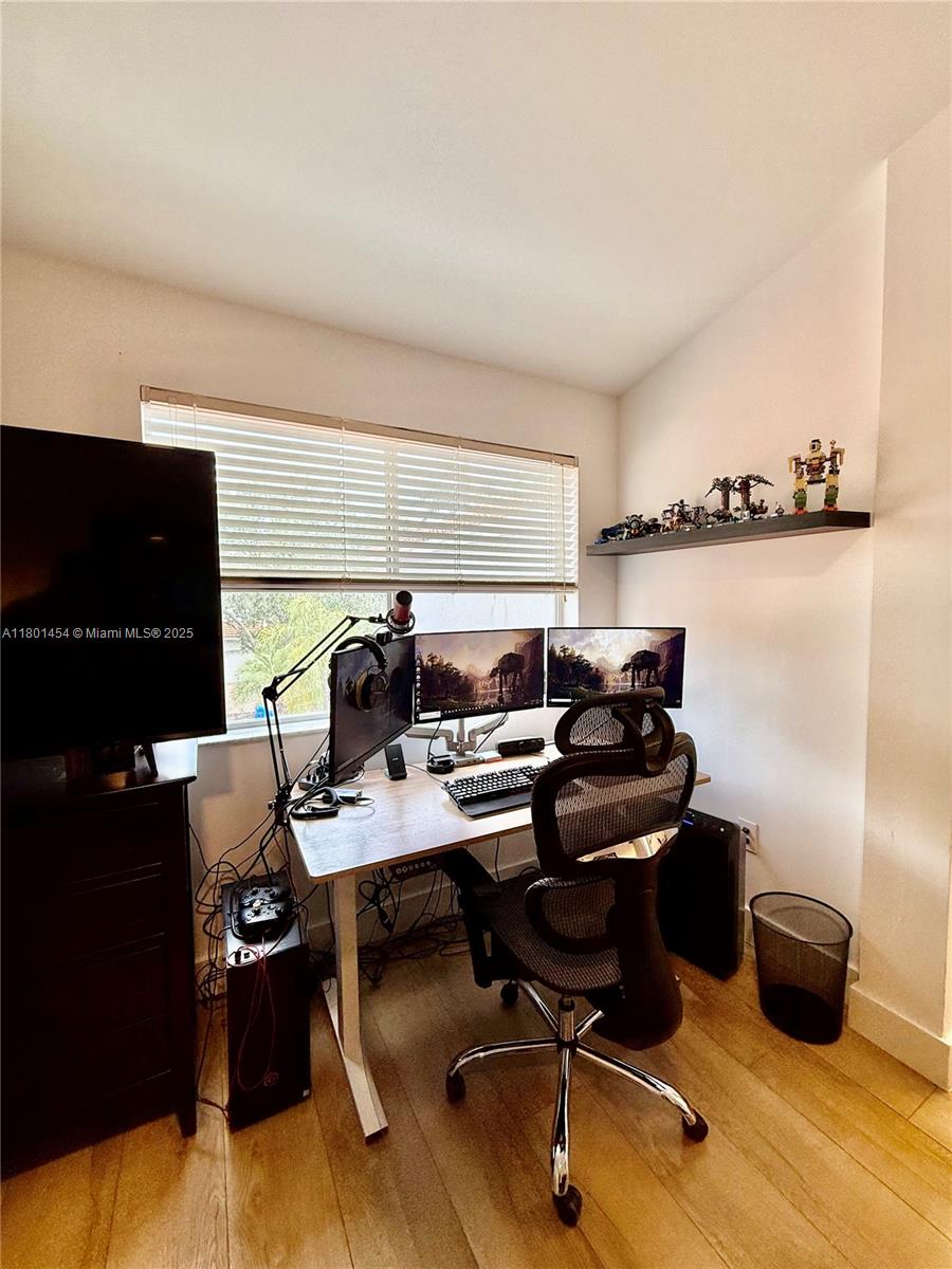1120 Canella Ln