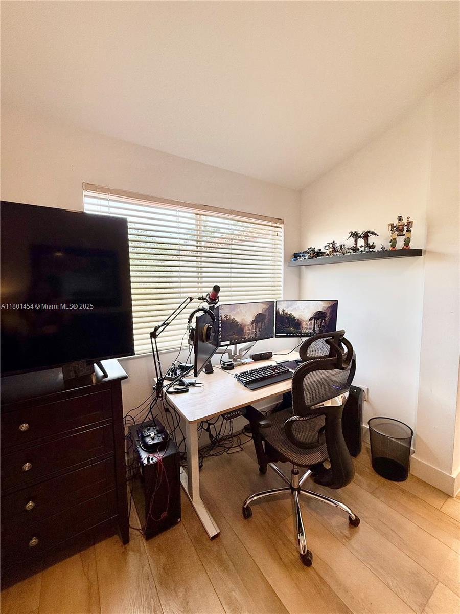 1120 Canella Ln