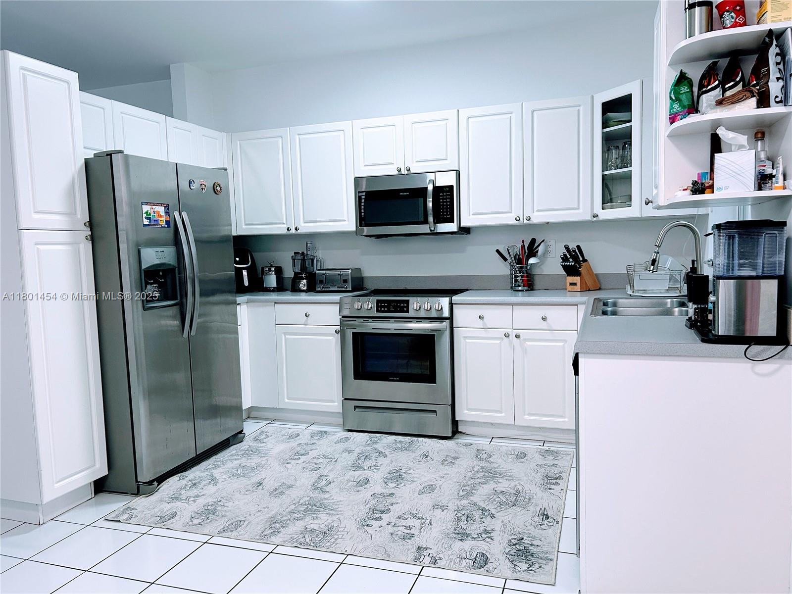 1120 Canella Ln