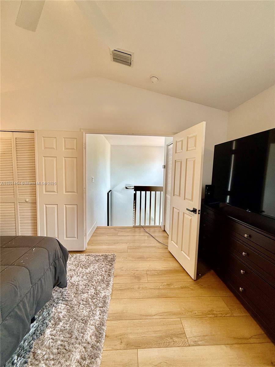 1120 Canella Ln