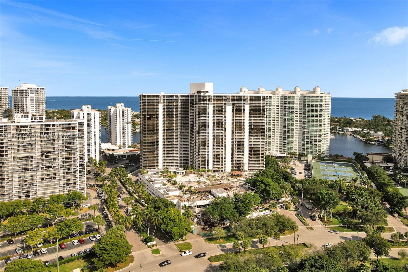 20281 E Country Club Dr # 412