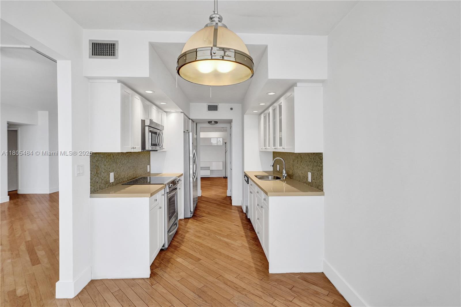20281 E Country Club Dr # 412
