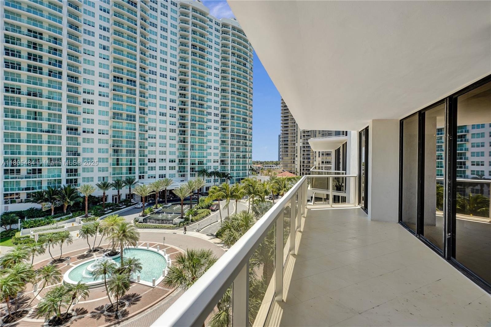 20281 E Country Club Dr # 412