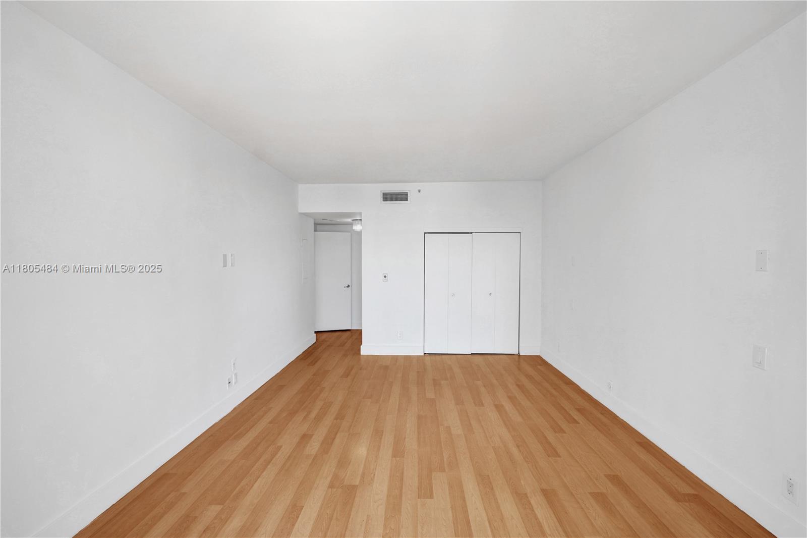 20281 E Country Club Dr # 412