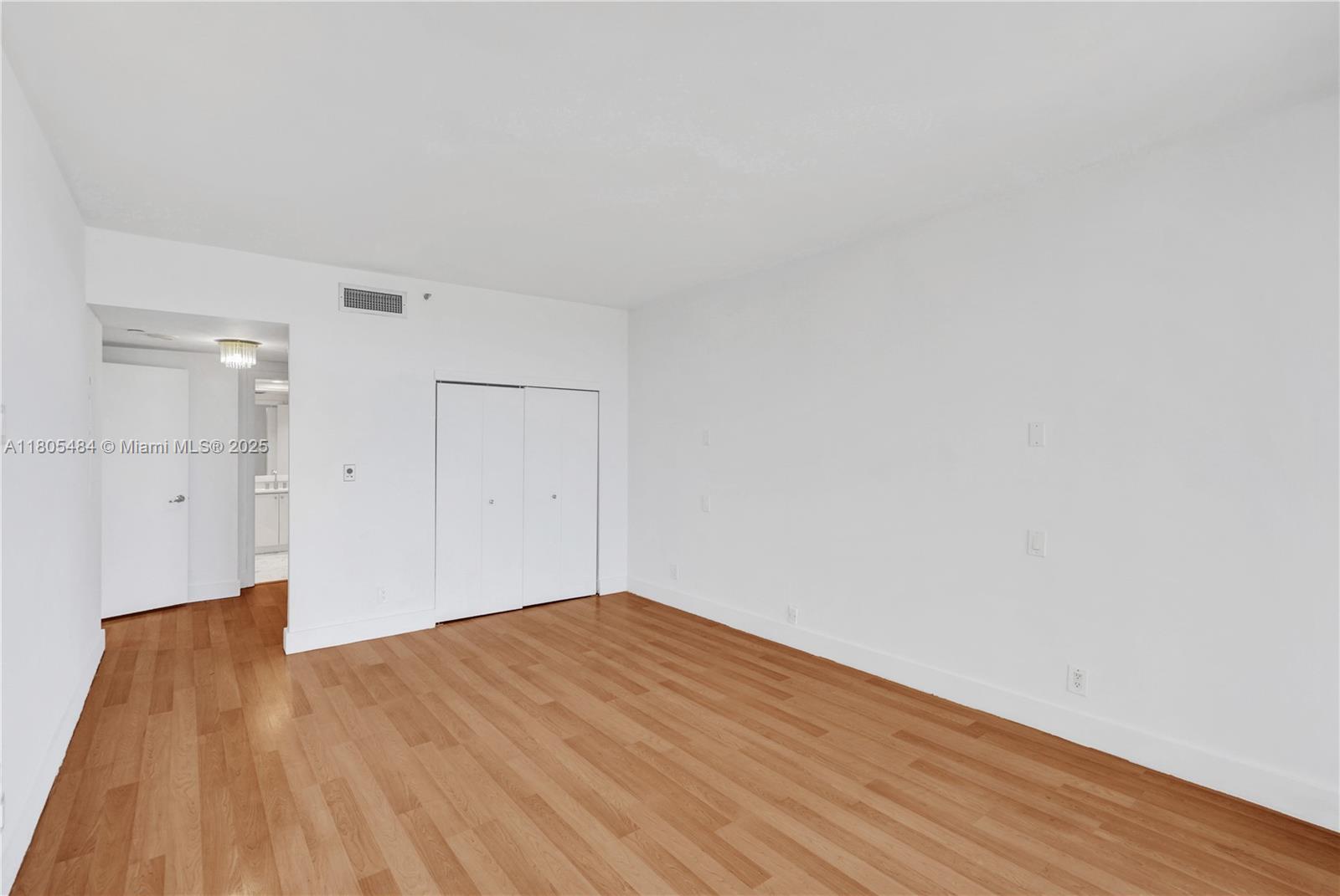 20281 E Country Club Dr # 412