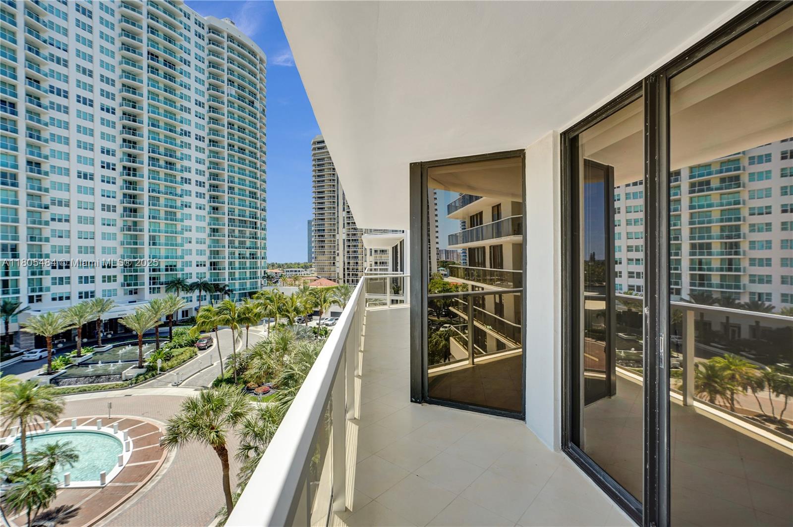 20281 E Country Club Dr # 412