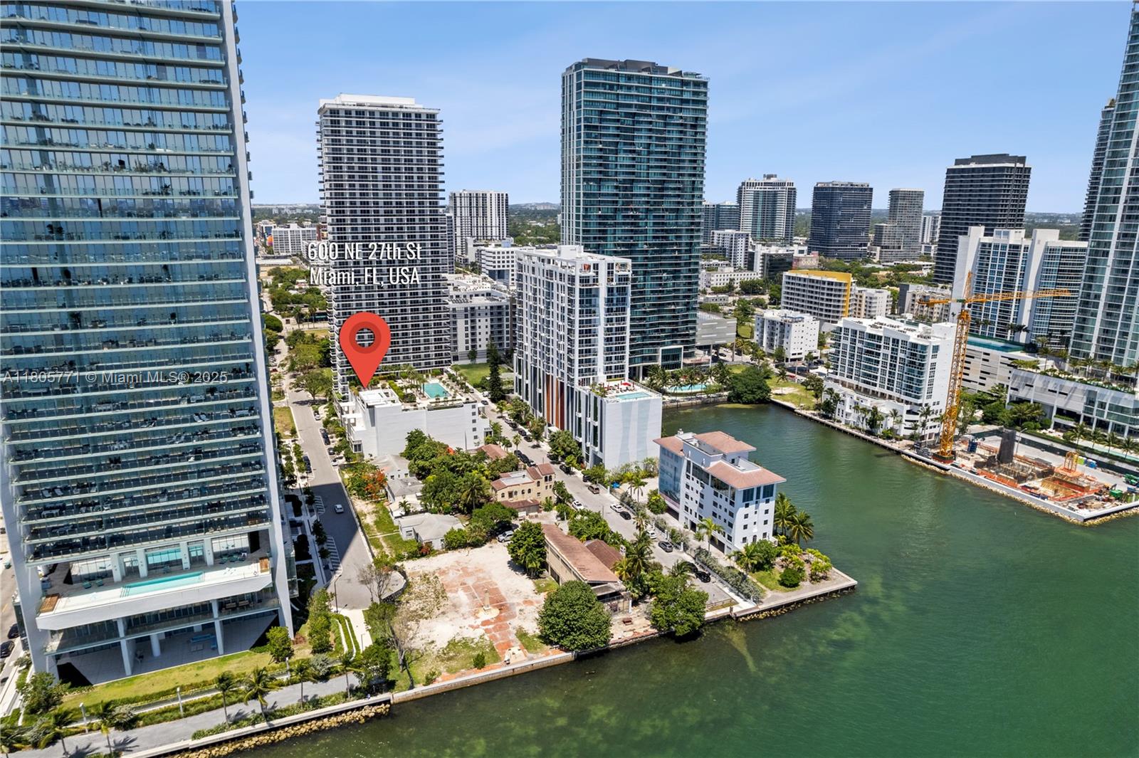 600 NE 27th St Unit: TH103