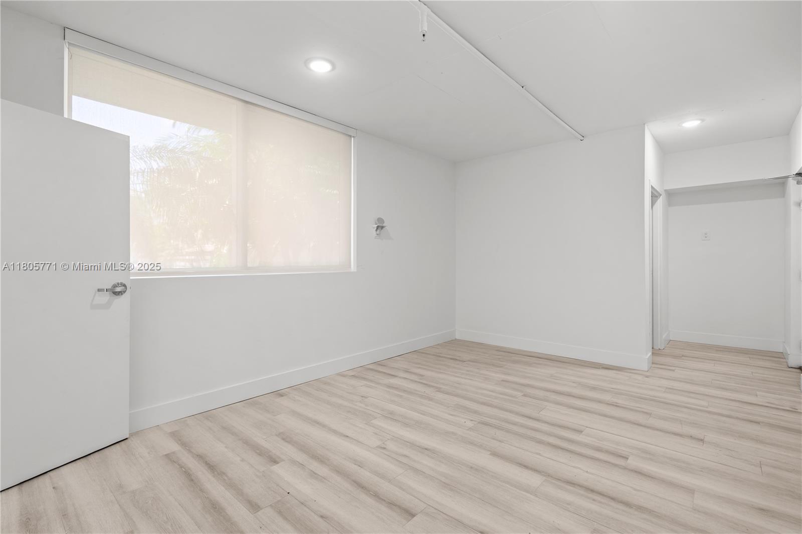 600 NE 27th St Unit: TH103