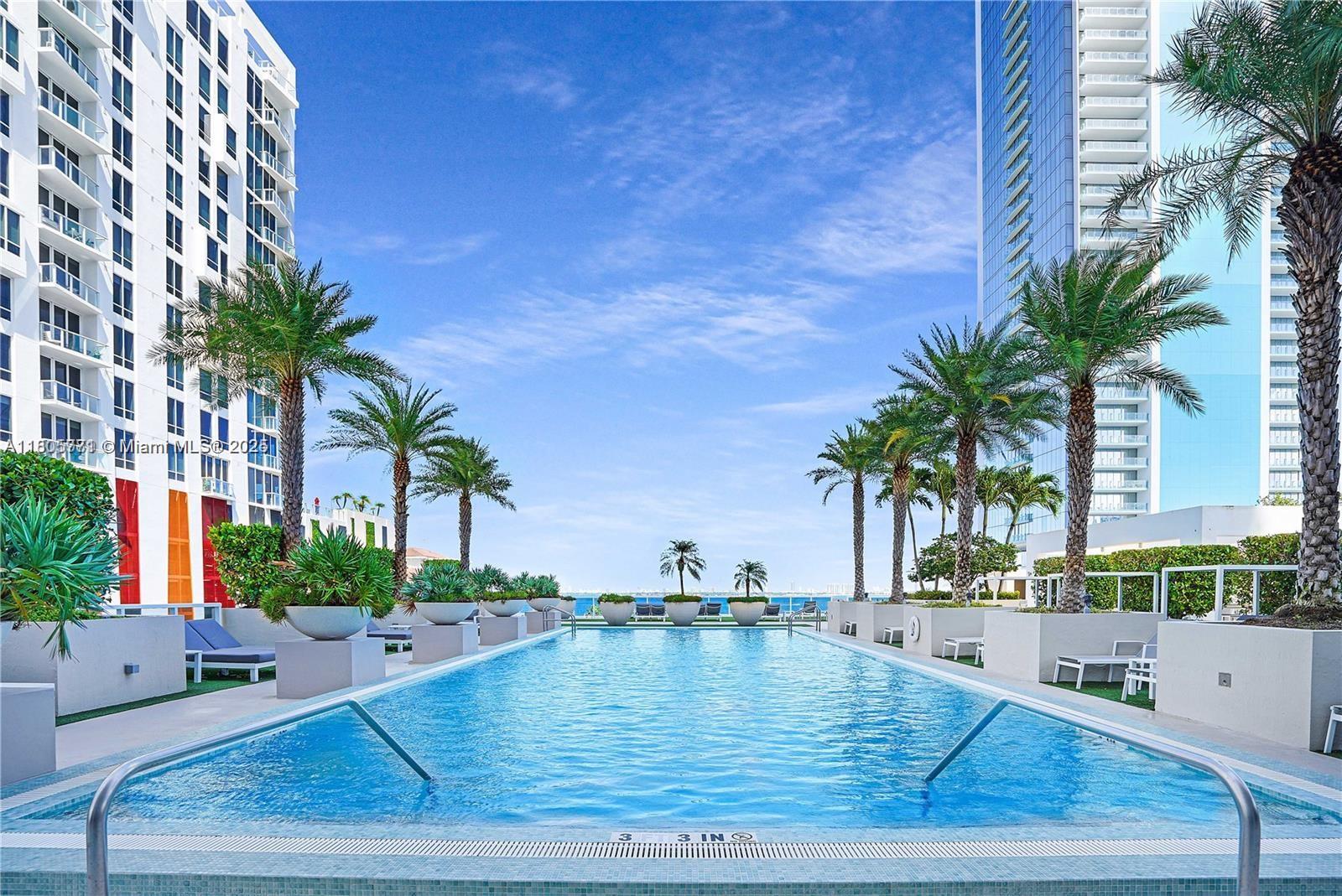 600 NE 27th St Unit: TH103