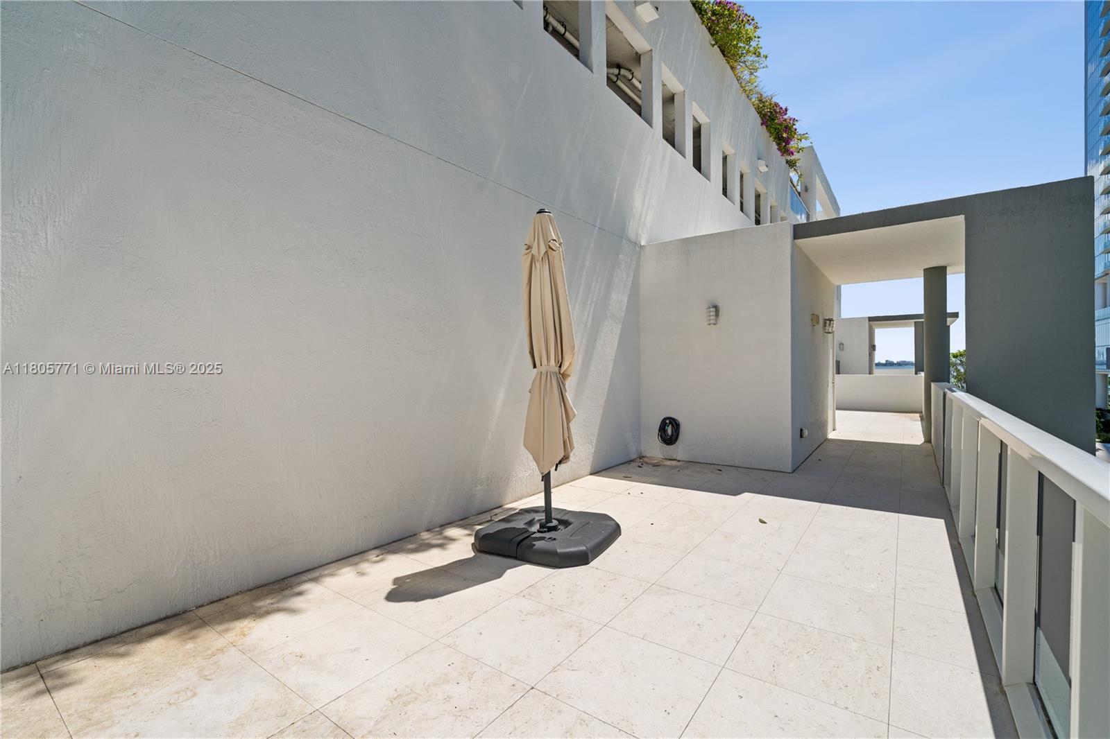 600 NE 27th St Unit: TH103