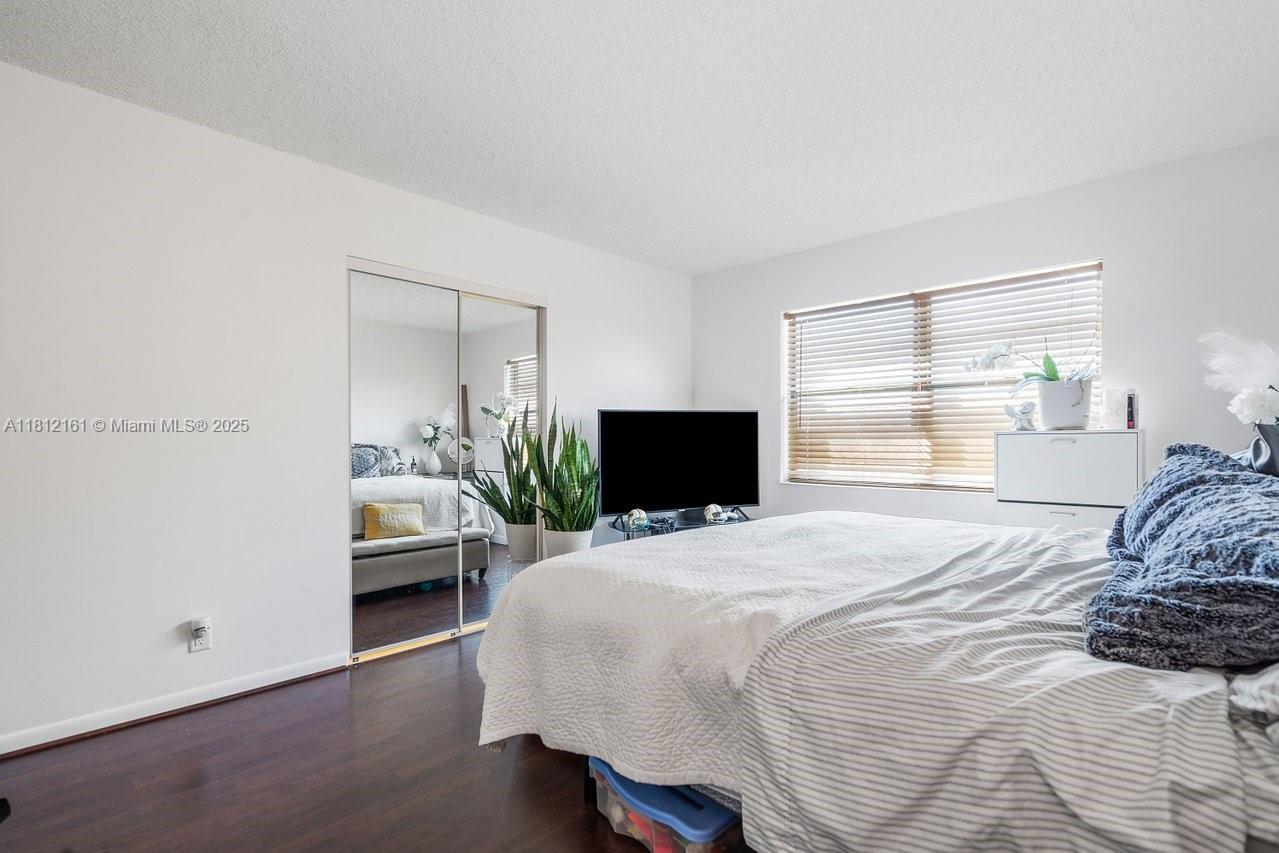 9235 SW 8th St # 502