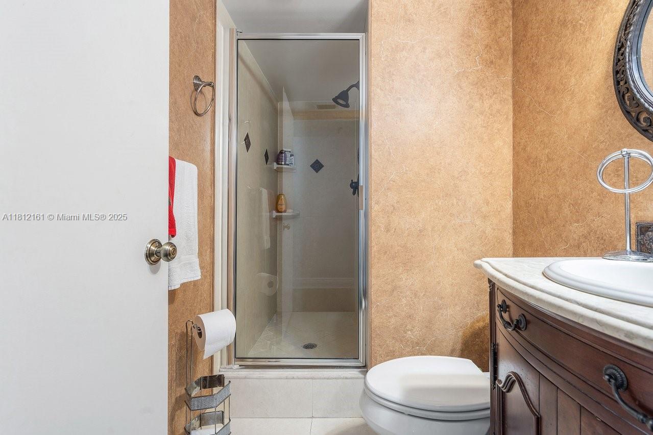 9235 SW 8th St # 502