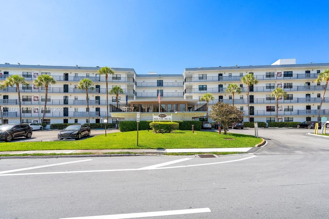 9235 SW 8th St # 502