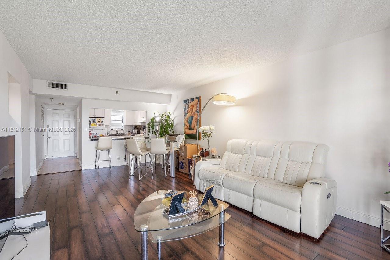 9235 SW 8th St # 502