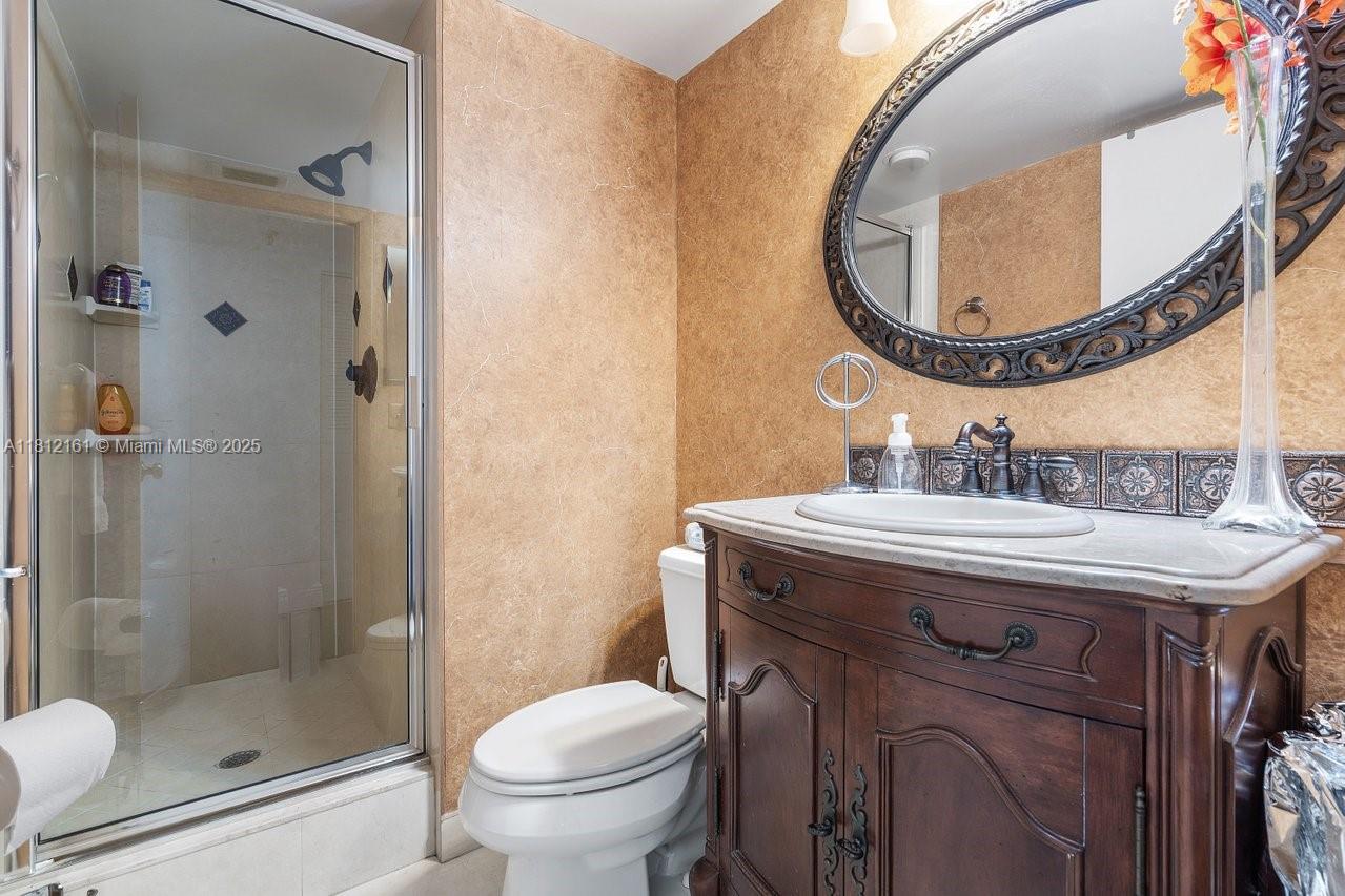 9235 SW 8th St # 502