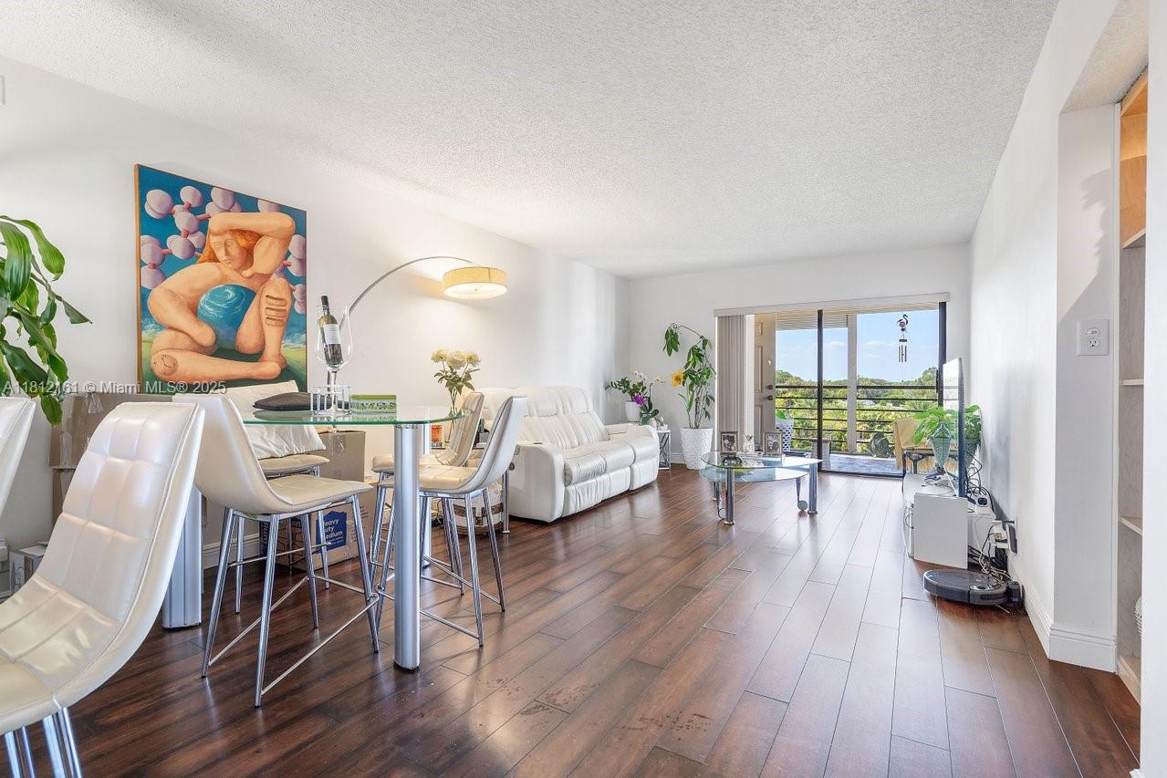 9235 SW 8th St # 502