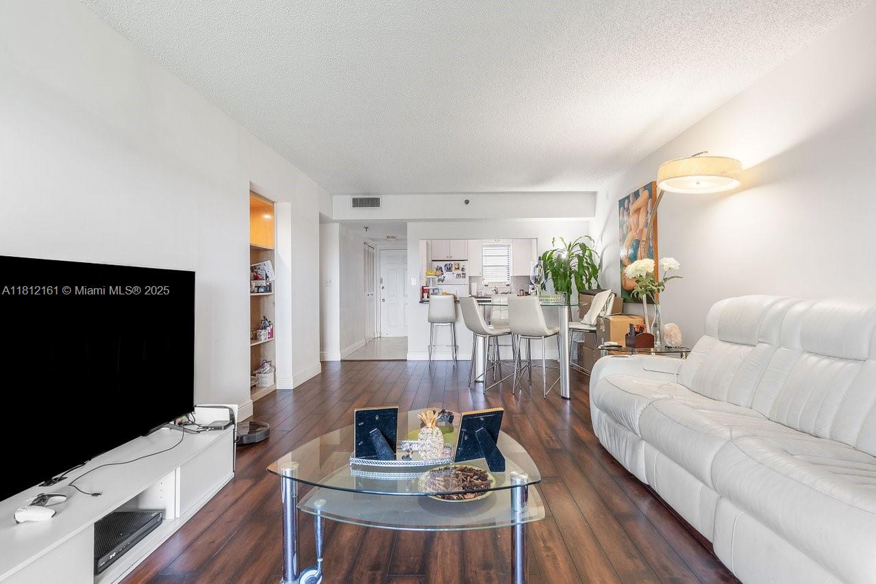 9235 SW 8th St # 502