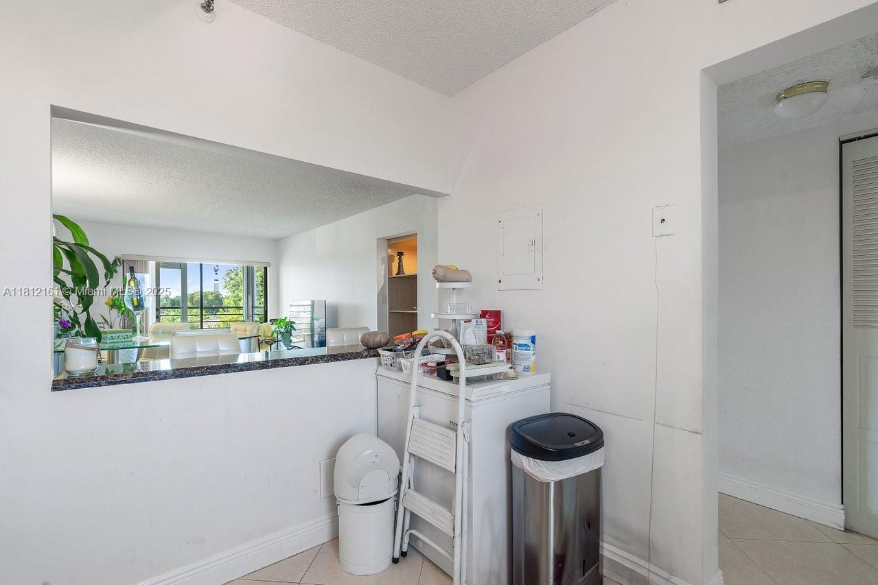 9235 SW 8th St # 502