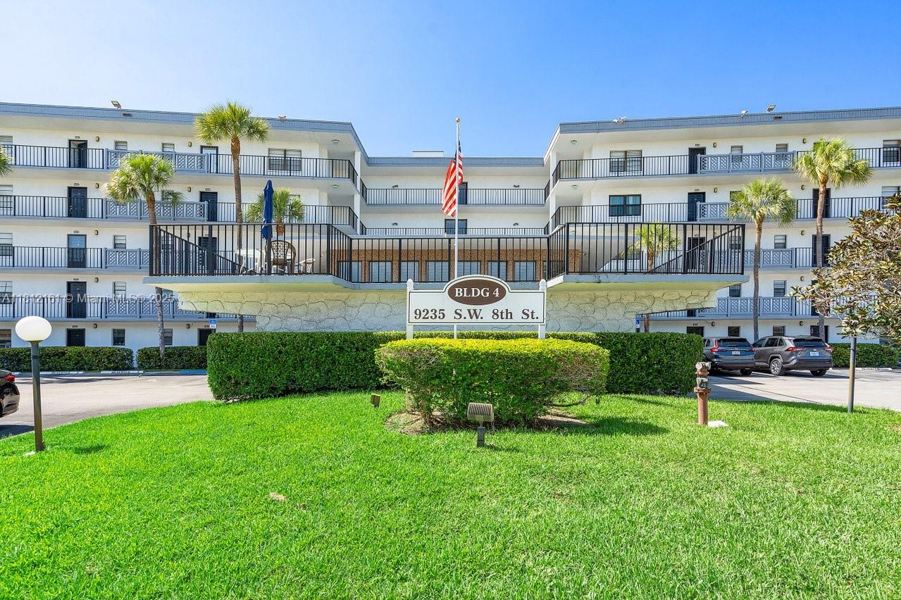 9235 SW 8th St # 502