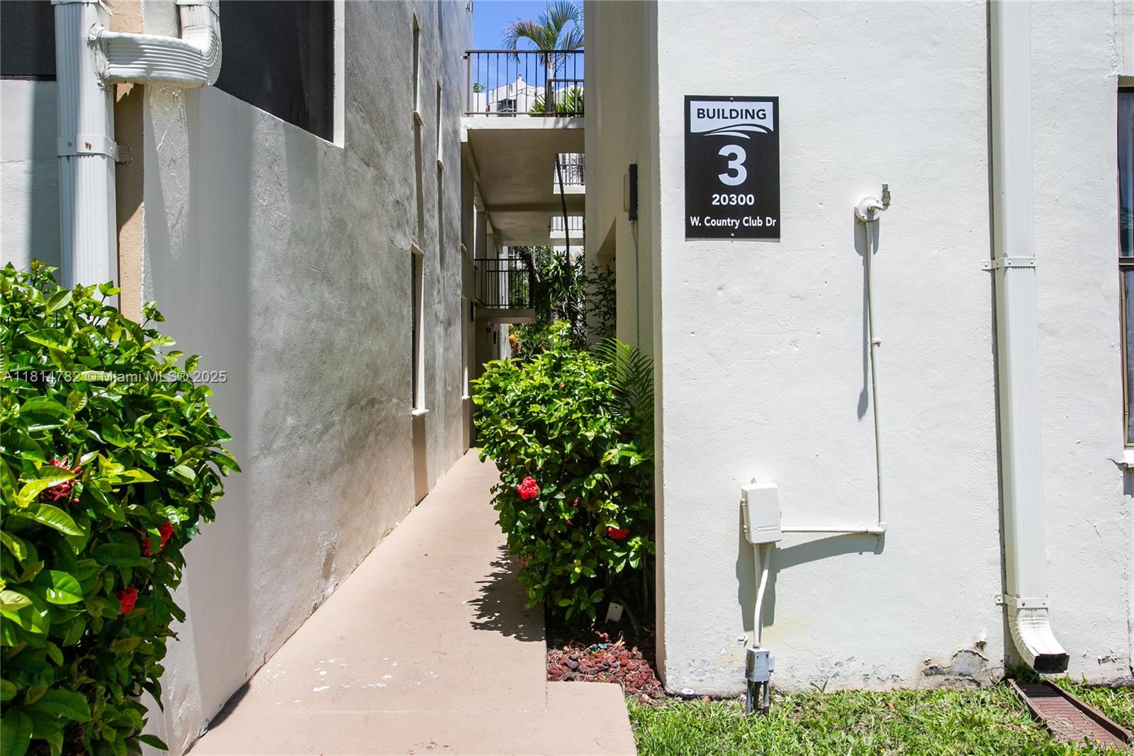 20300 W Country Club Dr # 3 Unit: 101-3