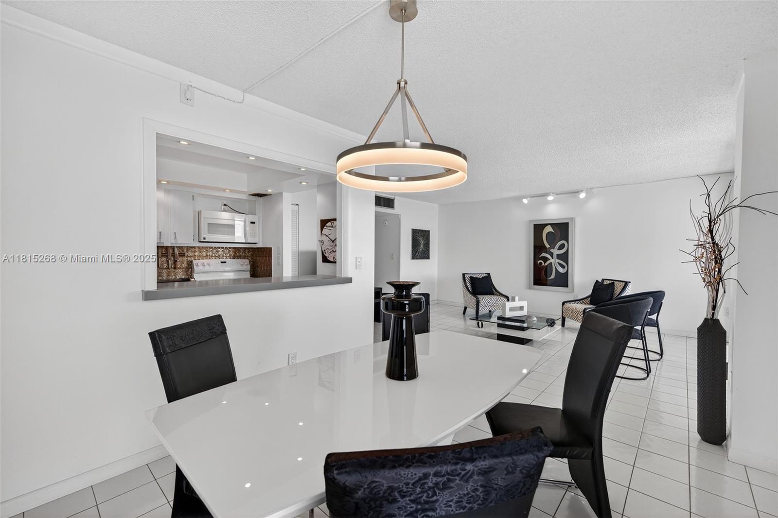 3675 N Country Club Dr # 401