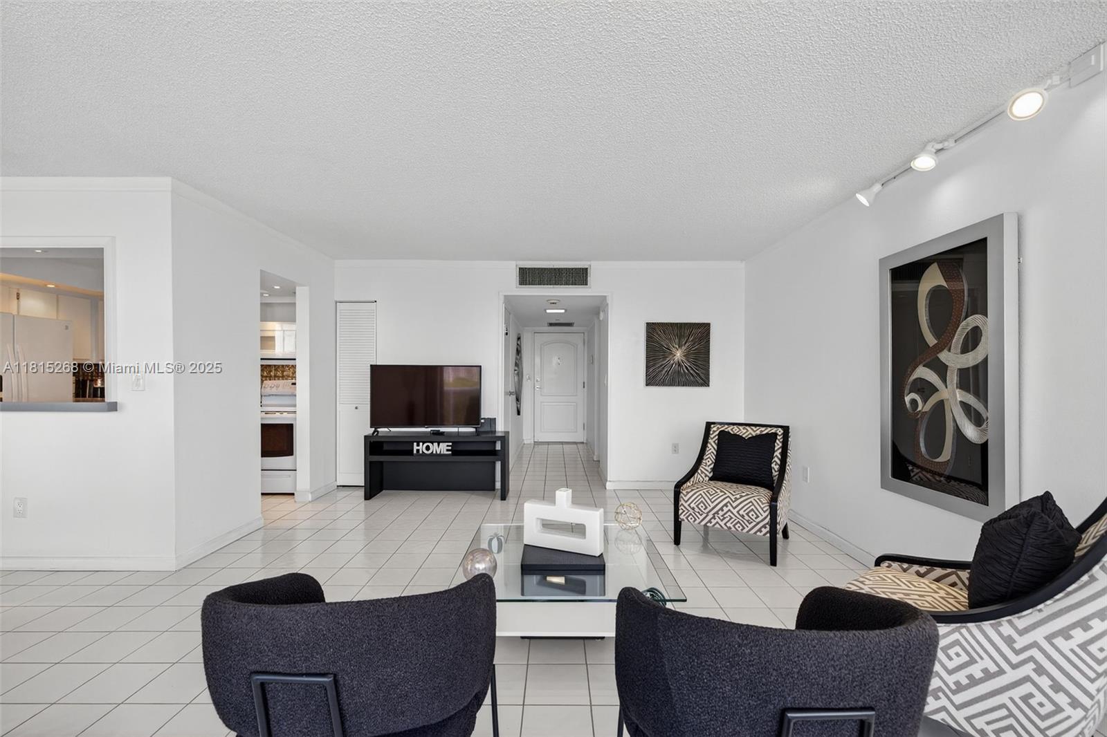 3675 N Country Club Dr # 401
