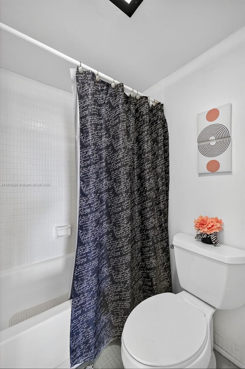 3675 N Country Club Dr # 401