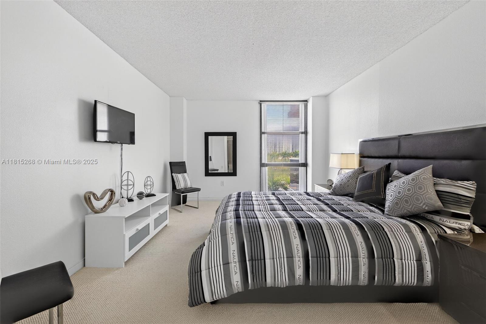 3675 N Country Club Dr # 401