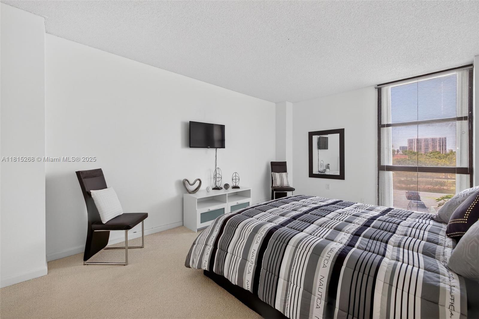 3675 N Country Club Dr # 401
