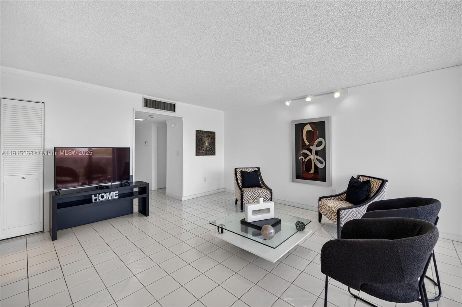 3675 N Country Club Dr # 401