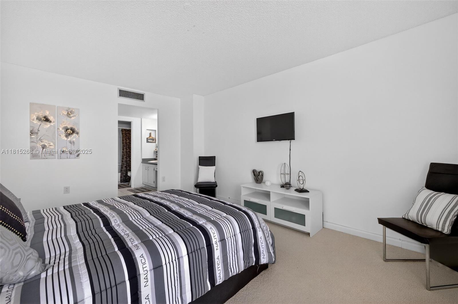 3675 N Country Club Dr # 401