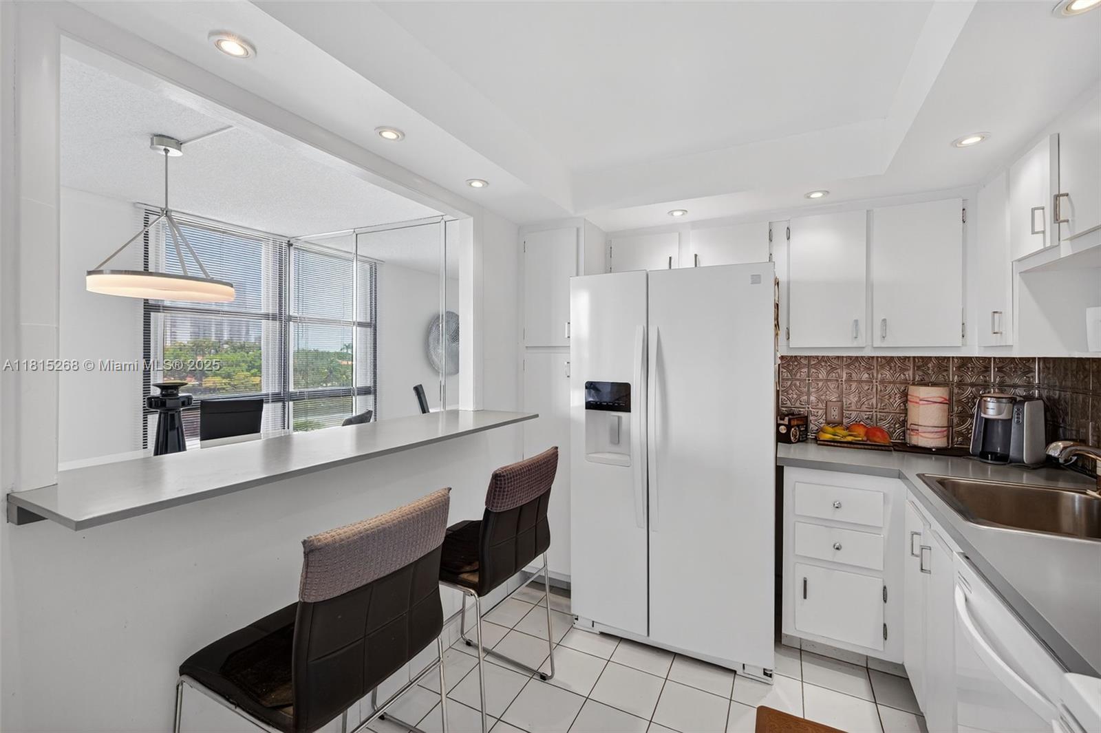 3675 N Country Club Dr # 401