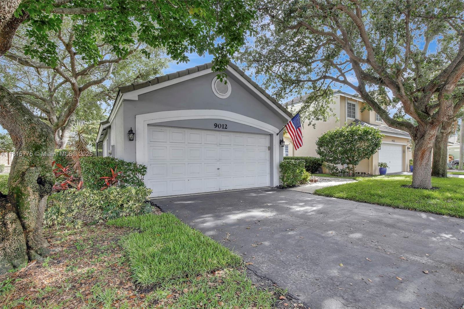 9012 S Lake Park Cir S
