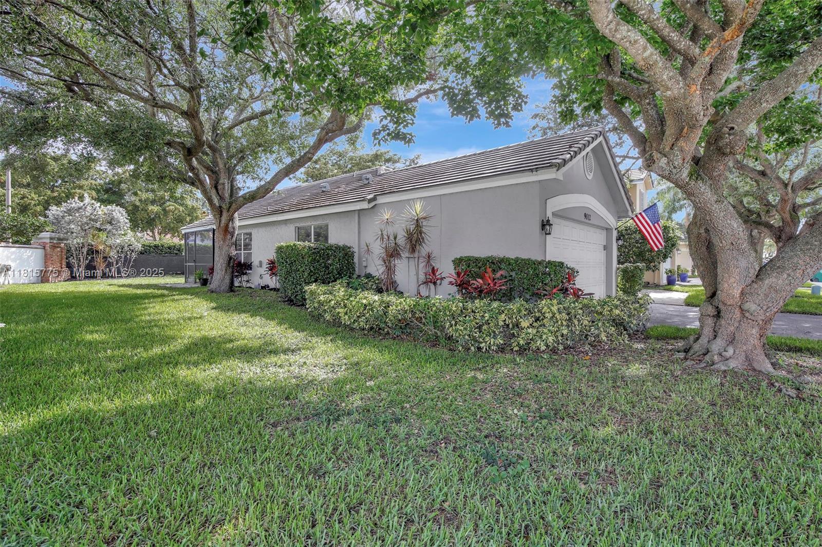 9012 S Lake Park Cir S