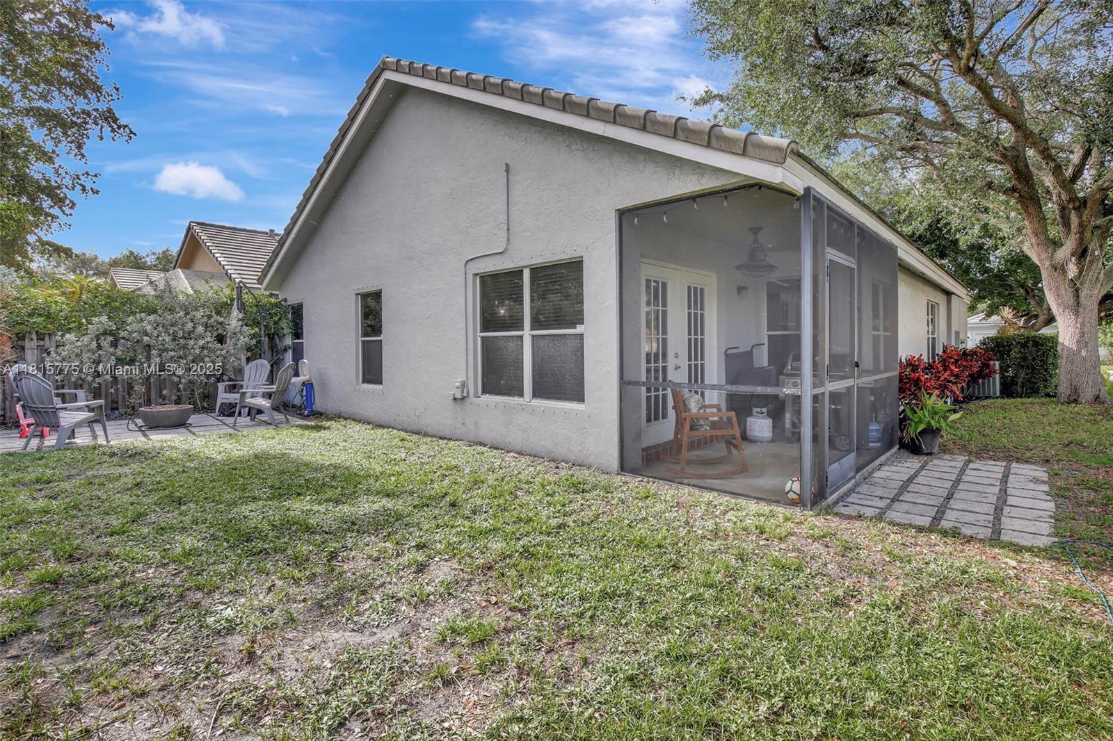 9012 S Lake Park Cir S