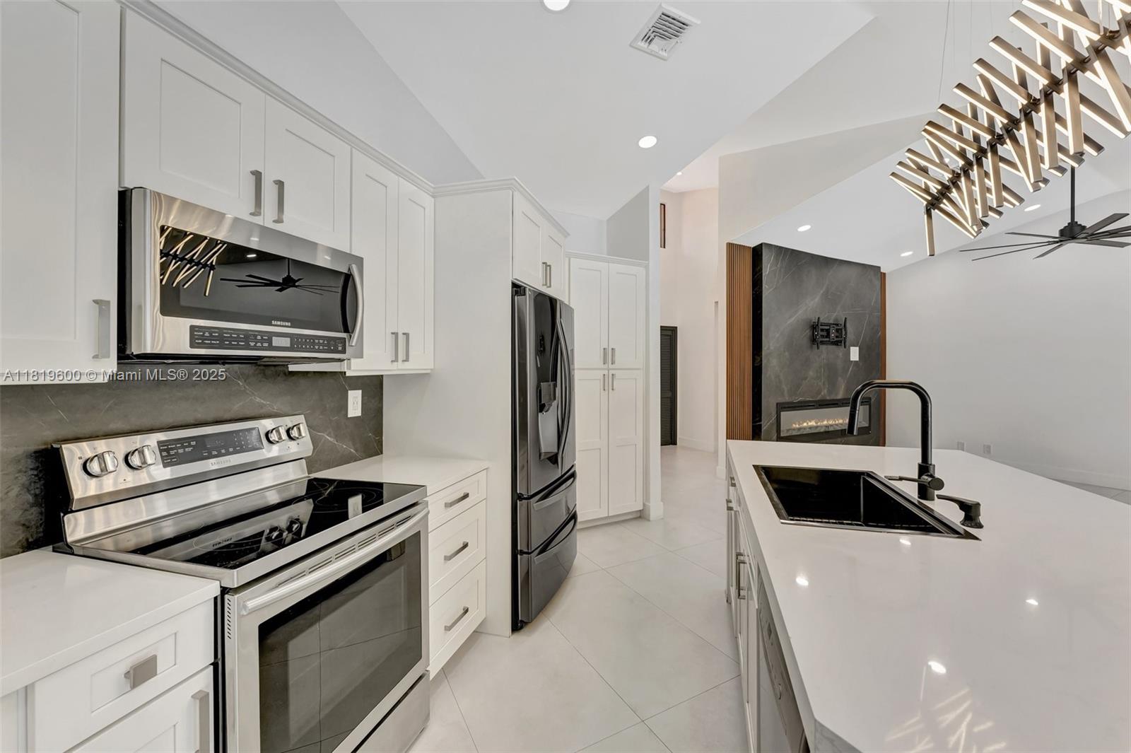 8360 NW 51st Ct