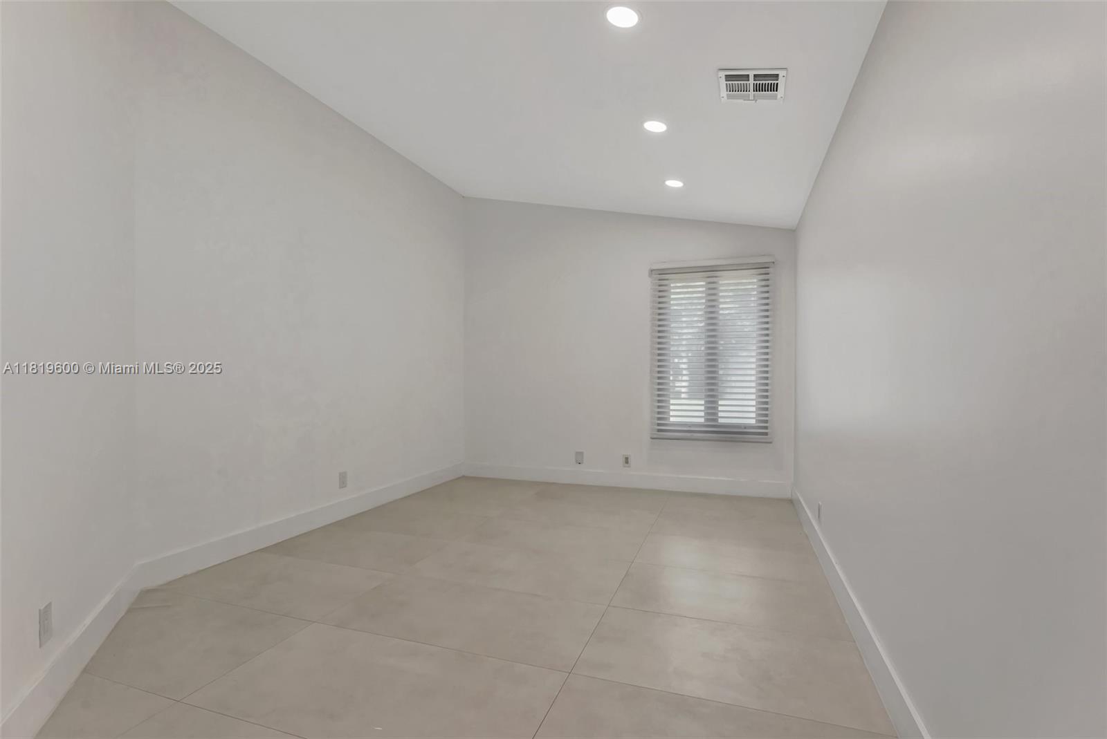8360 NW 51st Ct