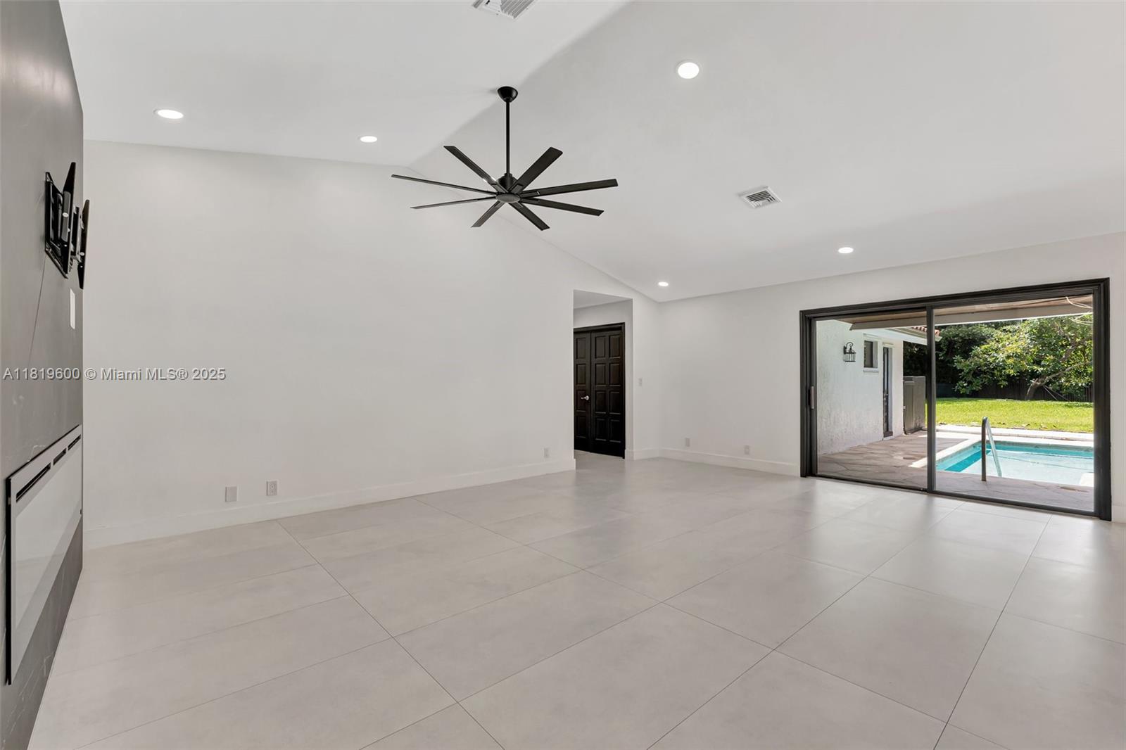 8360 NW 51st Ct