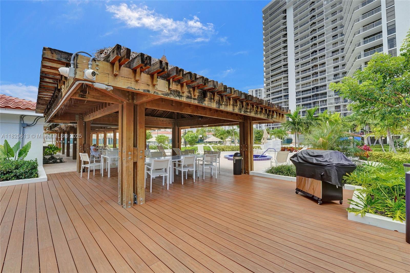 20281 E Country Club Dr # 2303