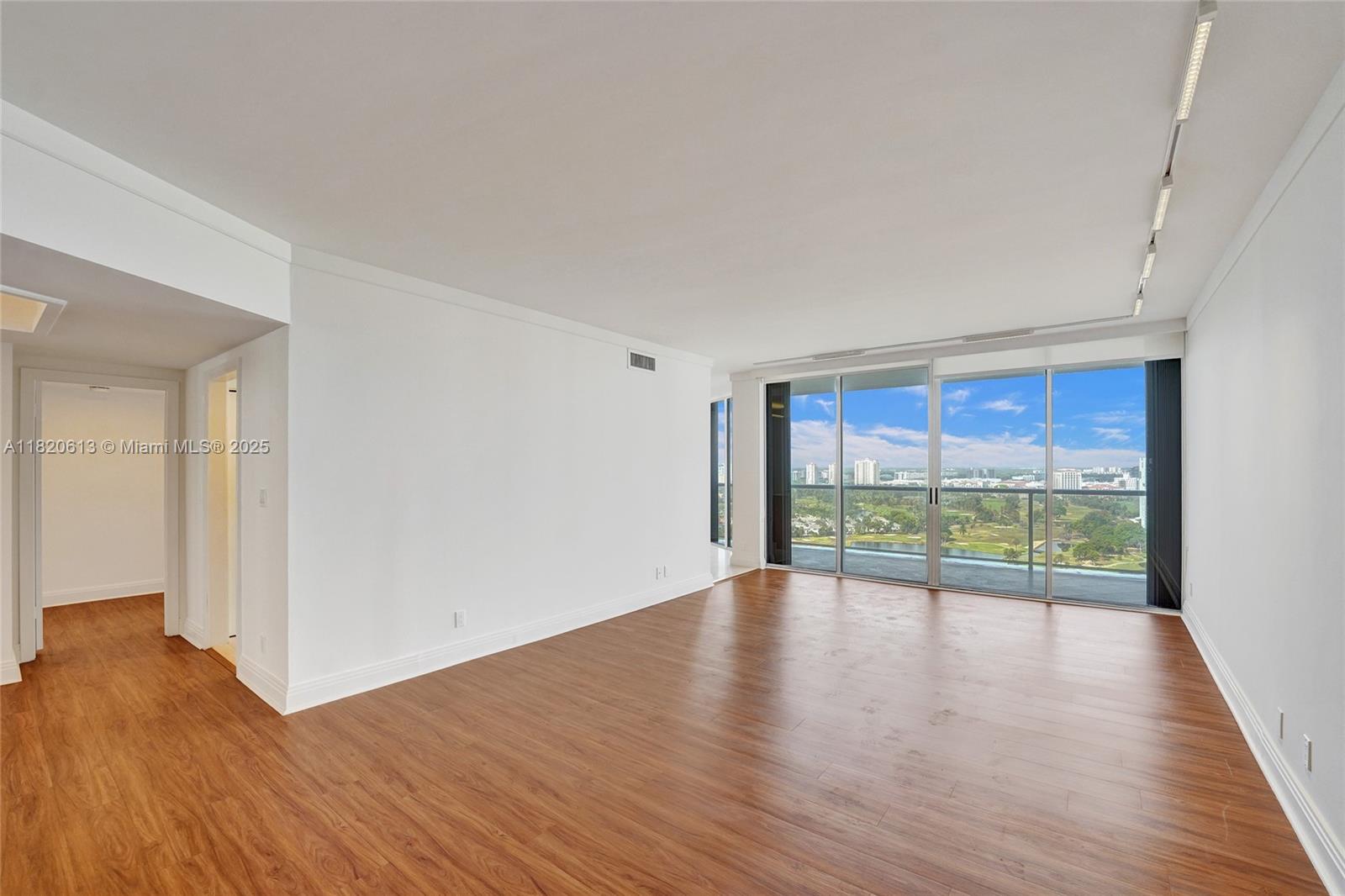 20281 E Country Club Dr # 2303