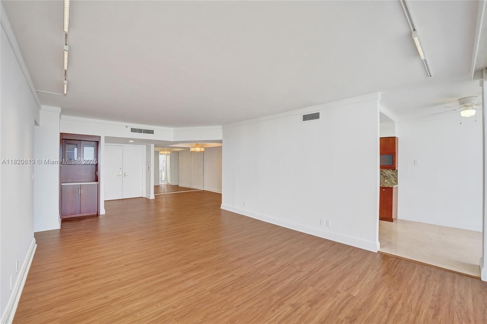 20281 E Country Club Dr # 2303
