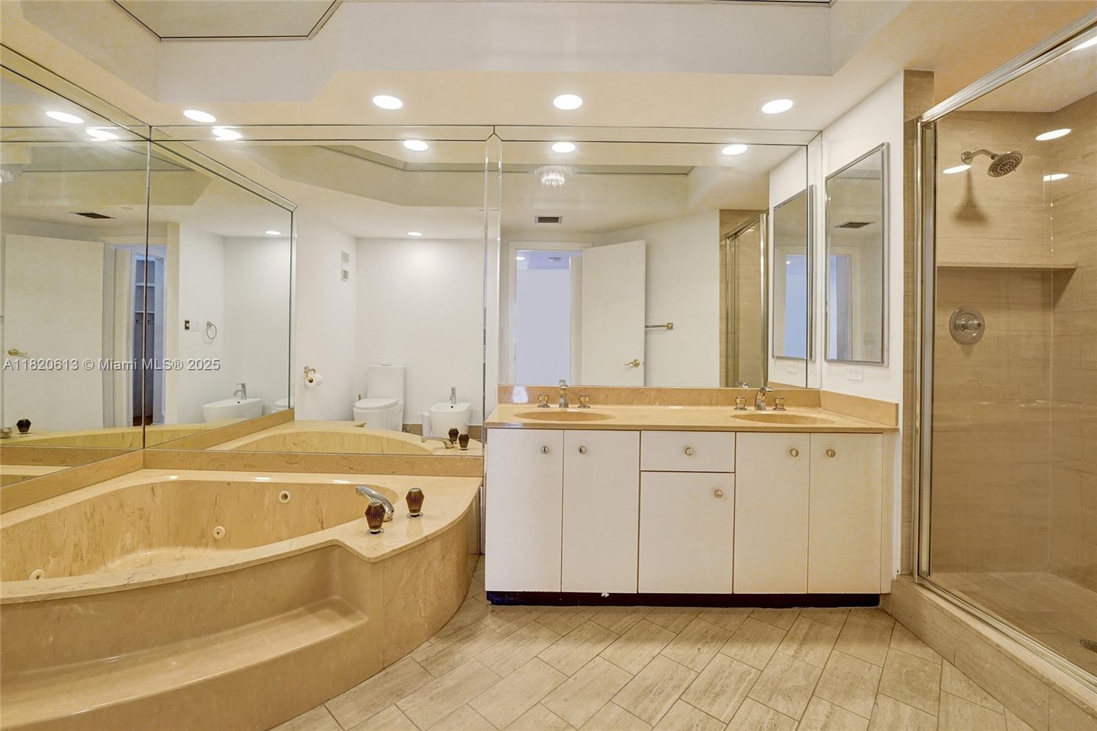 20281 E Country Club Dr # 2303