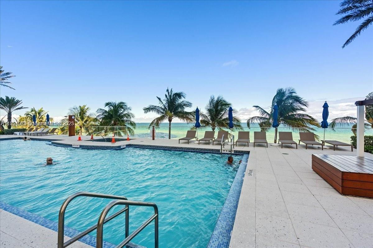 18911 Collins Ave # 3105