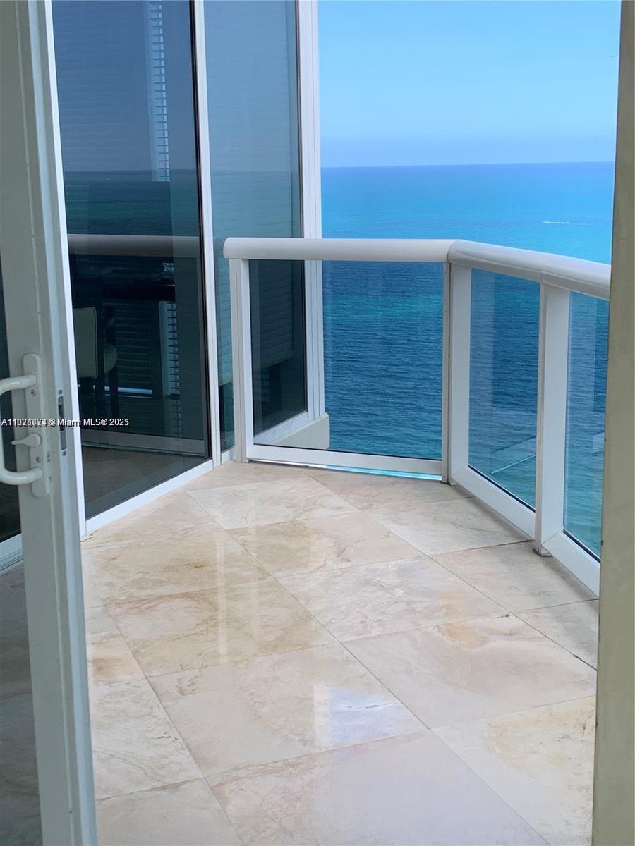 18911 Collins Ave # 3105
