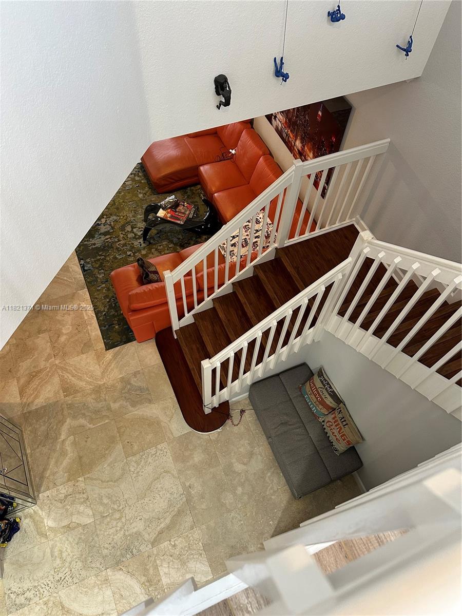 957 N Harbor View North w/DOCK # 957
