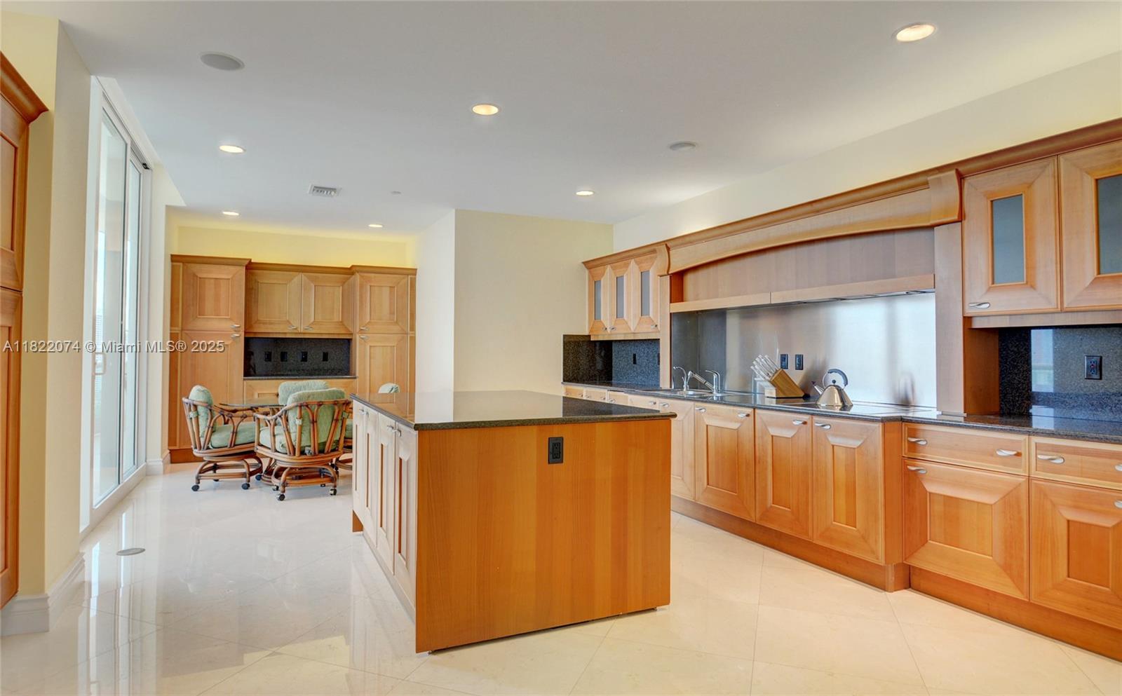 20155 NE 38th Ct # 2201