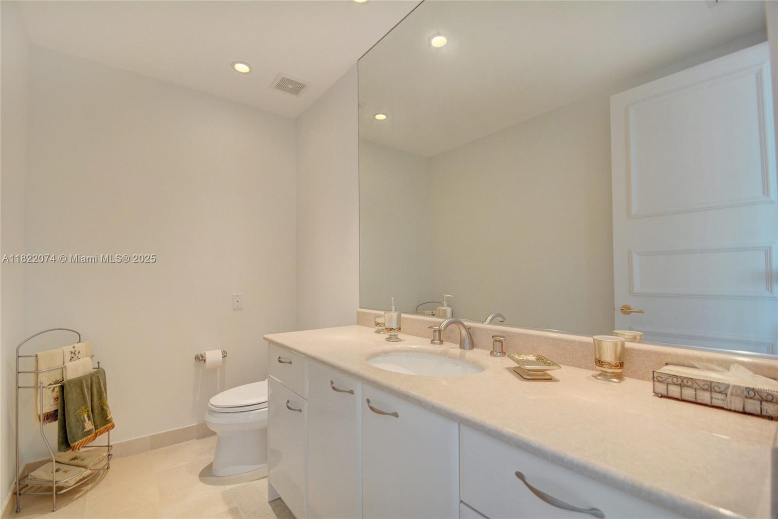 20155 NE 38th Ct # 2201